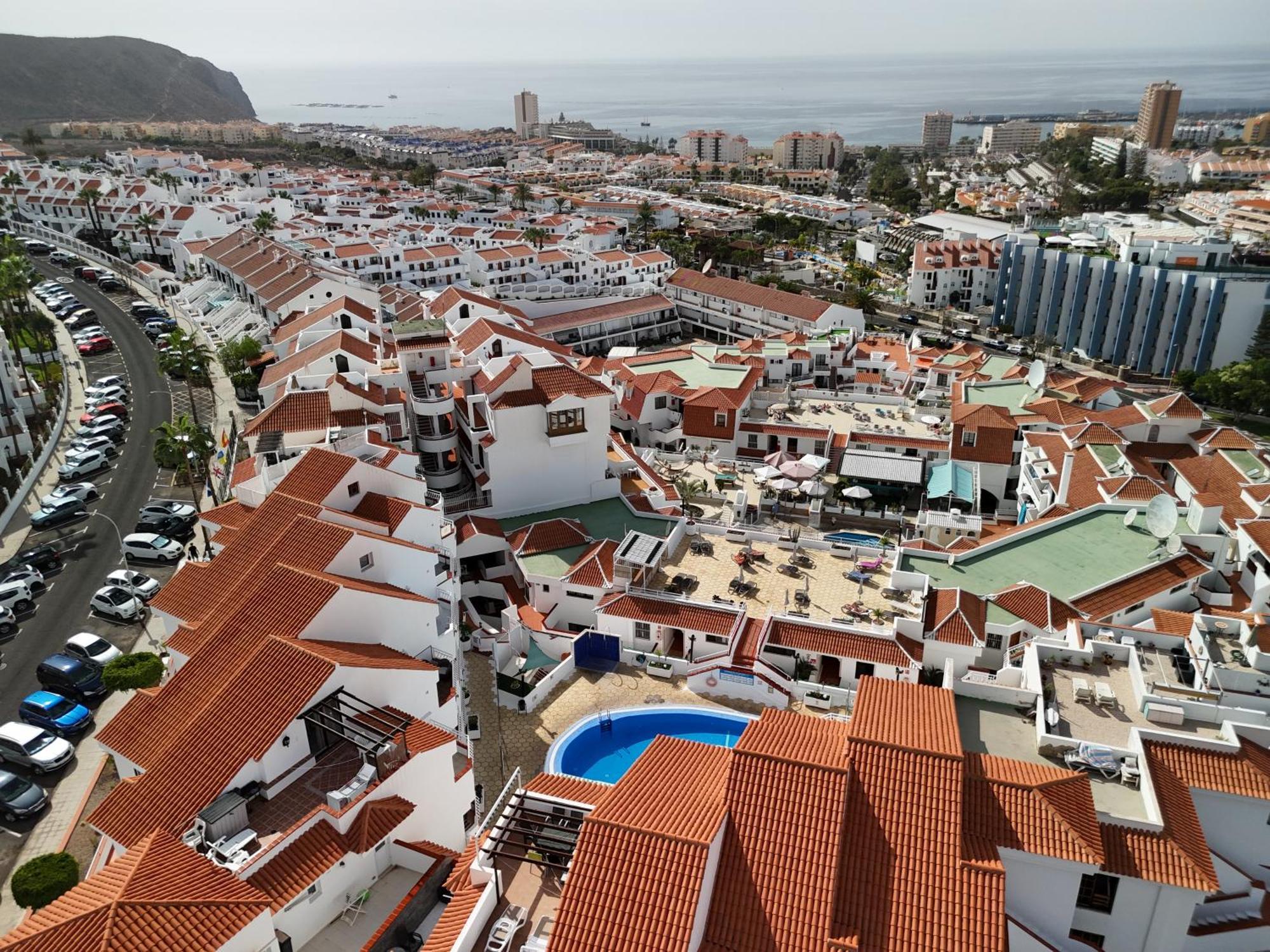 Modern Apartment, Heated Pool & 2 Terraces Los Cristianos  Eksteriør billede