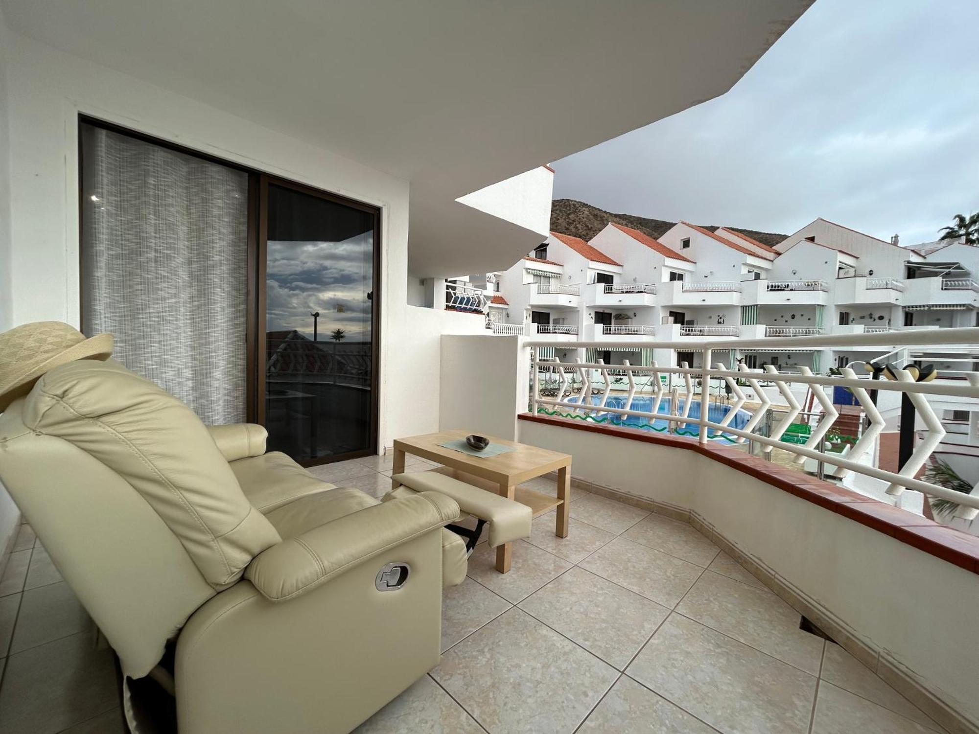 Modern Apartment, Heated Pool & 2 Terraces Los Cristianos  Eksteriør billede