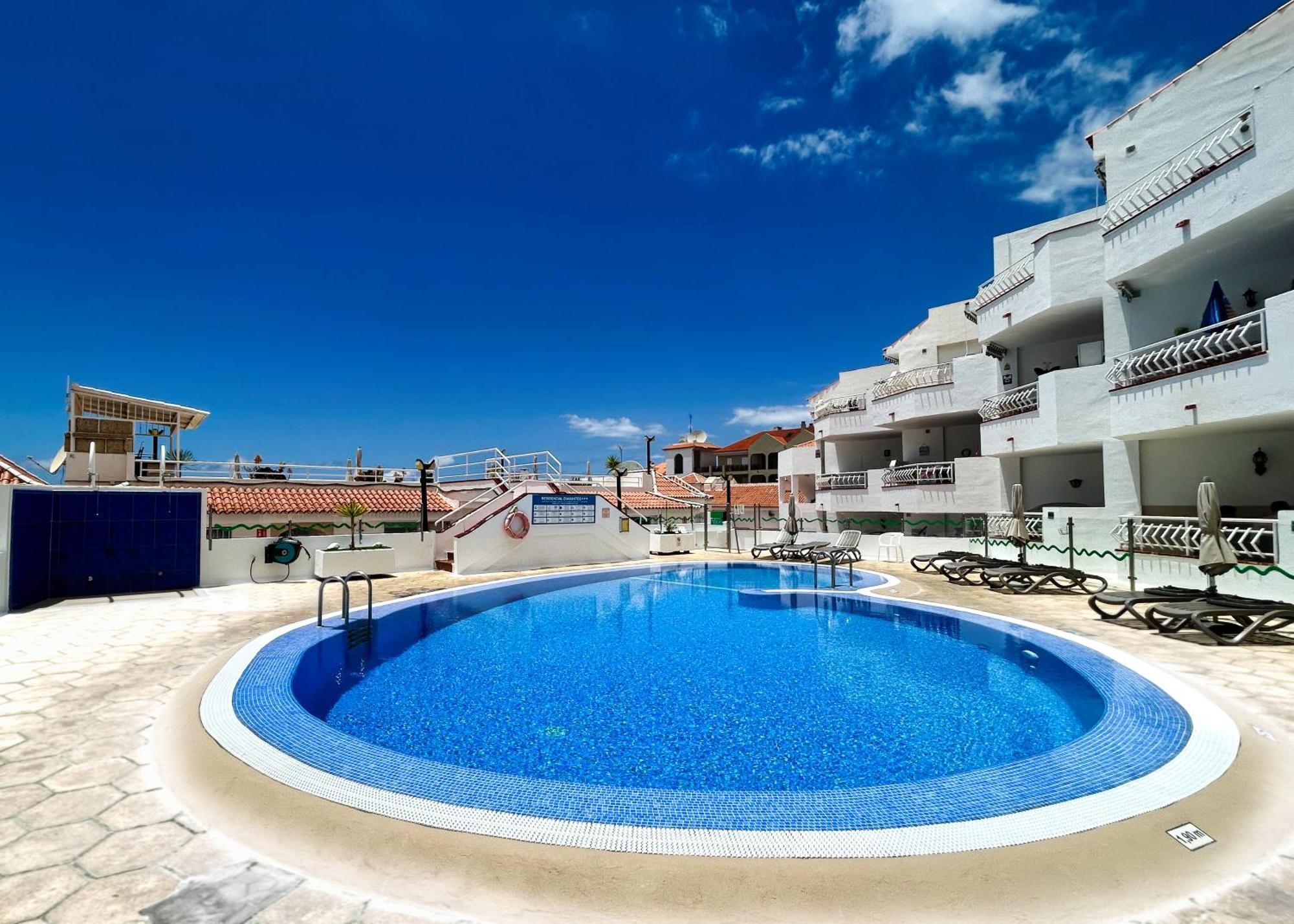 Modern Apartment, Heated Pool & 2 Terraces Los Cristianos  Eksteriør billede